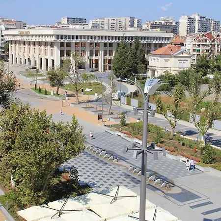 Urban Oasis Modern In The Heart Of The Burgas